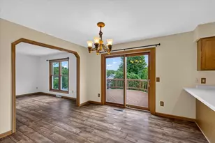 422 Oakwood Dr, Oregon, WI 53575 - Photo 12
