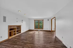 422 Oakwood Dr, Oregon, WI 53575 - Photo 6
