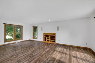 422 Oakwood Dr, Oregon, WI 53575 - Photo 8