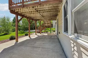 422 Oakwood Dr, Oregon, WI 53575 - Photo 40