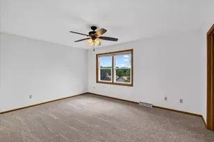 422 Oakwood Dr, Oregon, WI 53575 - Photo 18