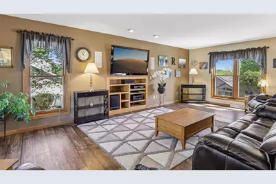 422 Oakwood Drive, Oregon, WI 53575 - Photo 6