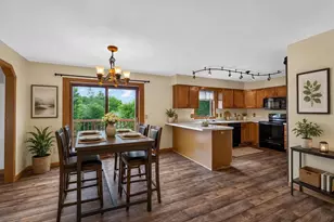 422 Oakwood Dr, Oregon, WI 53575 - Photo 10