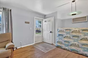 5 S Lexington Dr, Janesville, WI 53545 - Photo 6