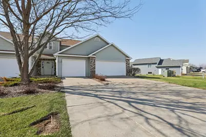 202 Douglas Drive, Brooklyn, WI 53521 - Photo 4