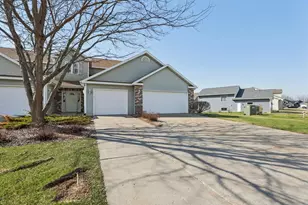 202 Douglas Dr, Brooklyn, WI 53521 - Photo 4