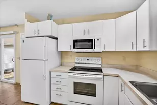 453 Cherry Hill Dr, Madison, WI 53717 - Photo 14
