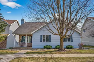 453 Cherry Hill Dr, Madison, WI 53717 - Photo 2