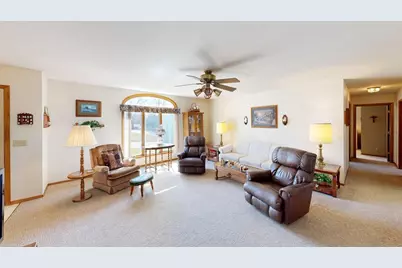 1321 Jamesway, Fort Atkinson, WI 53538 - Photo 4