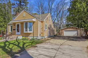 250 Dewey St, Platteville,  53818 - Photo 2