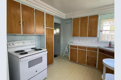 517 Moore Street, Beloit, WI 53511 - Photo 8