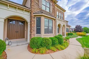 1500 E Bristlecone Dr, Hartland, WI 53029 - Photo 2