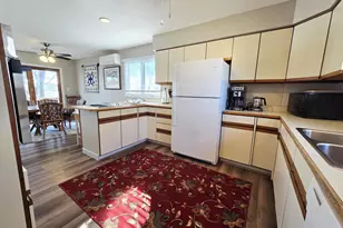 W5605 Island Dr, Pardeeville, WI 53954 - Photo 12