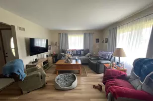 W240N6291 Maple Ave, Sussex, WI 53089 - Photo 10