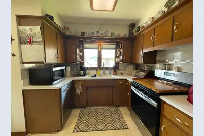 W240N6291 Maple Avenue, Sussex, WI 53089 - Photo 8