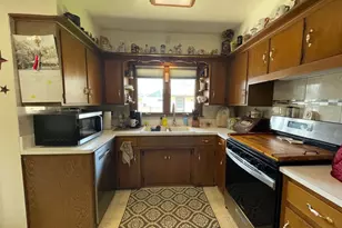 W240N6291 Maple Ave, Sussex, WI 53089 - Photo 8