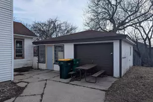 404 Stoughton Rd, Edgerton, WI 53534 - Photo 2