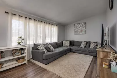 4709 Hamlet Place, Madison, WI 53714 - Photo 4