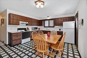 2502 Janie Ln, Madison, WI 53711 - Photo 14