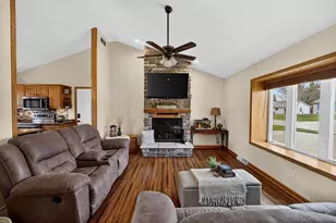 126 Albert Cir, Belleville, WI 53508 - Photo 6