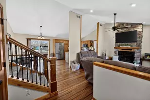 126 Albert Cir, Belleville, WI 53508 - Photo 4