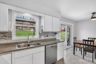 310 Ash St, Oregon, WI 53575 - Photo 10