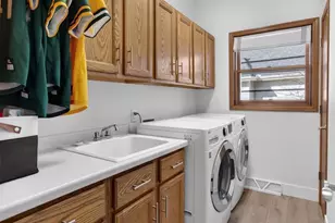 5885 Persimmon Dr, Fitchburg, WI 53711 - Photo 26