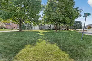 5885 Persimmon Dr, Fitchburg, WI 53711 - Photo 68