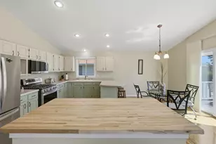 1541 Kuhle Dr, Sun Prairie, WI 53590 - Photo 12