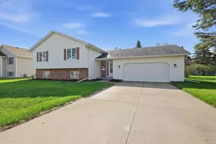 1541 Kuhle Dr, Sun Prairie, WI 53590 - Photo 2