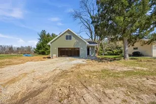 308 2nd St, Brooklyn, WI 53521 - Photo 2