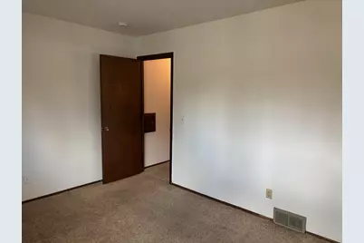 44 N Lakewood Gardens Lane, Madison, WI 53704 - Photo 10