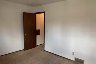 44 N Lakewood Gardens Ln, Madison, WI 53704 - Photo 10