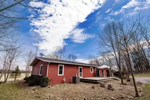 E11453 Bunker Dr, Delton, WI 53913 - Photo 2