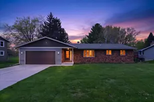 508 Woodvale Dr, DeForest, WI 53532 - Photo 2
