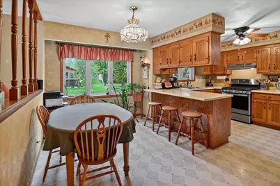508 Woodvale Drive, DeForest, WI 53532 - Photo 4