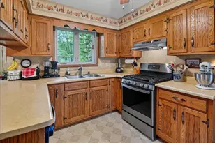 508 Woodvale Dr, DeForest, WI 53532 - Photo 12