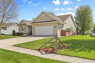 640 S 6th St, Janesville, WI 53536 - Photo 2