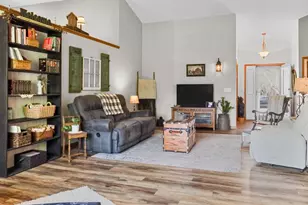 640 S 6th St, Janesville, WI 53536 - Photo 8