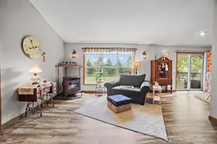 640 S 6th St, Janesville, WI 53536 - Photo 12