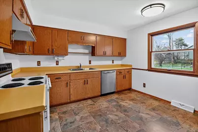 1005 W South Street, Stoughton, WI 53589 - Photo 10