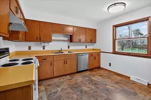 1005 W South St, Stoughton, WI 53589 - Photo 10