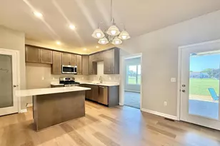 2101 W Conde St, Janesville, WI 53546 - Photo 10