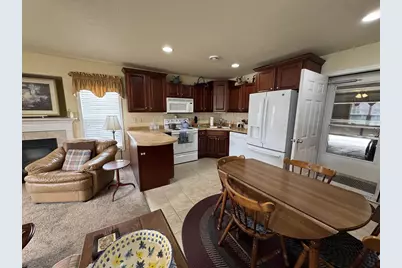 2825 Holiday Drive, Janesville, WI 53545 - Photo 4