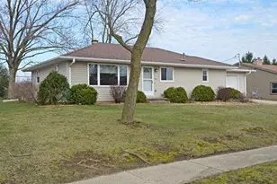 937 Hillside Dr, Jefferson, WI 53549 - Photo 36