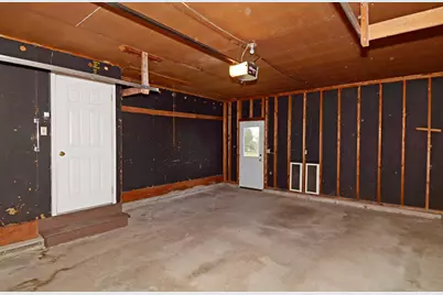 937 Hillside Drive, Jefferson, WI 53549 - Photo 32