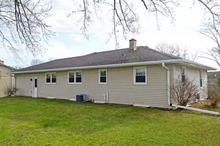 937 Hillside Dr, Jefferson, WI 53549 - Photo 34