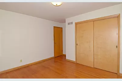 937 Hillside Drive, Jefferson, WI 53549 - Photo 14