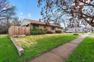 404 Rockport Rd, Janesville, WI 53548 - Photo 4