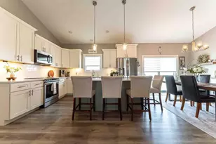 1230 Crockett Dr, Holmen, WI 54636 - Photo 12